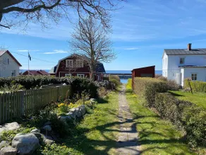 Cabin with sea view at Hanö harbor - Image 3