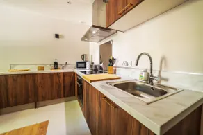 The Palm, elegant apartment & riverfront design - Image 4