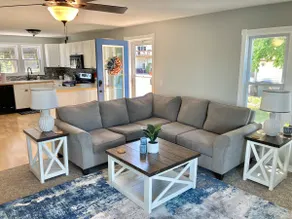 Lakeside Oasis: A Relaxing Lakefront Cottage! - Image 2