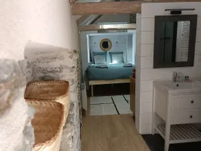 Independent suite to the Lordship - Image 3