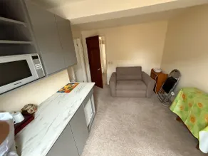 Roomy base in the centre of town - Image 4