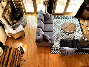NEW!!! GRAND VIEW -- Rustic Ridge Chalet, hot tub, river view, privacy - Image 4