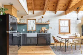 Sunday Mountain House - Cozy Catskills Chalet - Image 3