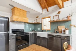 Sunday Mountain House - Cozy Catskills Chalet - Image 4