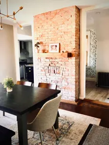 Cheerful 3-bedroom home with on-street parking - Image 5