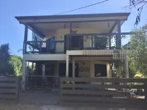 4 bedroom house with veranda views and beachy feel - Image 4