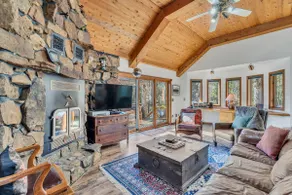 42-Acre Oasis: Private Golf, Fishing & Pool - Image 4