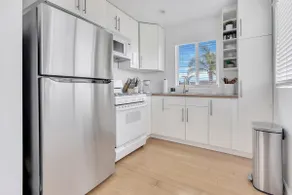 2 Bed 1 Bath ”Sandcastle Coastal Cottage” - Image 2
