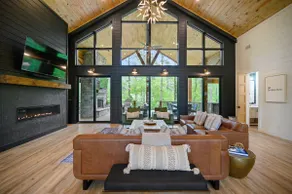 4 Bdrm EnSuite *Swingset* EV Charger* Sleeps 16 - Image 2