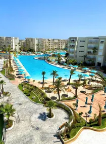 Premium vacation apartment with pools - Image 2