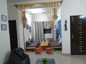 Maya's - Image 3