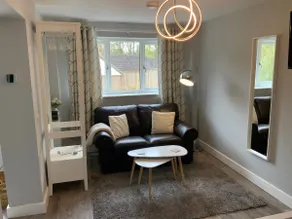 Beautiful apartment in historic Cockington - Image 3