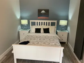Beautiful apartment in historic Cockington - Image 2