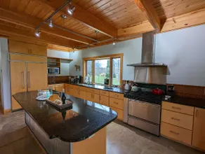 Peaceful Retreat - Near Hiking & OU! - Image 5