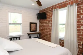 Cozy Bayou Home & game room near NAS Dtown Beaches - Image 3