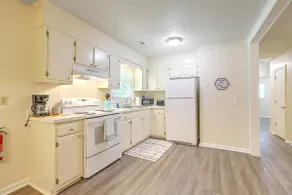 Near Charleston 3 Bed w/Fenced Yard Near Beach! - Image 5