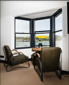Stunning Waterfront Apartment With Spectacular Views & Parking at 'CAPTAINS LOFT' - Image 2