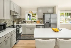 Remodeled Bellevue Family home w AC close to every - Image 4