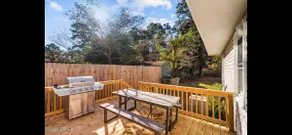 Spacious & Quiet 4-bed 8 Mins from Beach - Image 4