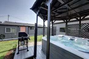 Coastal Escape 2BR Hot Tub & Fenced Yard - Image 2