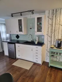 1st STREET URBAN SUITE: Gorgeous, fantastic locale - Image 2