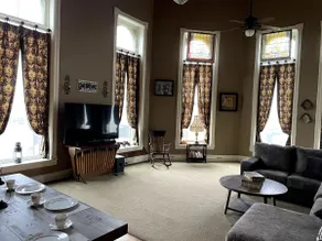 Historic 4 Bedroom, Downtown Loft Sleeps up to 6 - Image 3