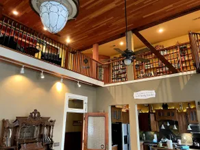 Historic 4 Bedroom, Downtown Loft Sleeps up to 6 - Image 4