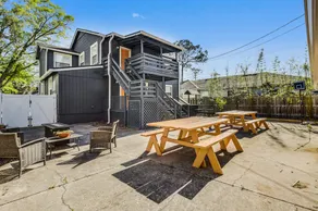 921- Sleeps 5 & Pets, Cozy San Marco Home Near Fun - Image 5