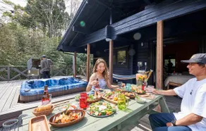 Surrounded by nature, spend time with your loved ones at the private log house, Wood Creek ISUMI - Image 4