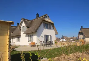 Your home in the thatched cottage Goldmarie in Zierow - Image 2