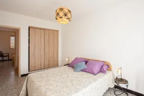 rental with sea view in a small building. - Image 2