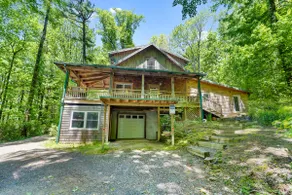 Classic Plush Cabin, Hot Tub, View, Discount, Pets - Image 2