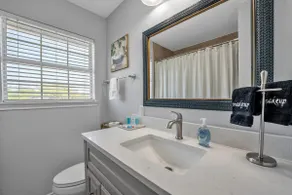 Central Frisco Townhouse | Walk to Cafes & Bars - Image 5