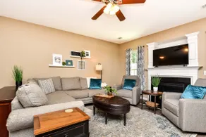 Relaxing Greer 6BR/11bed home near dtown & GSP - Image 3