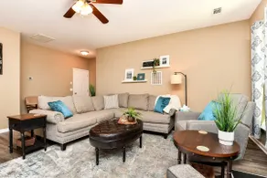 Relaxing Greer 6BR/11bed home near dtown & GSP - Image 2