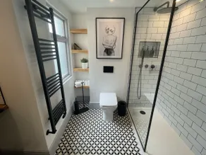 1 bed Trinity Sq / Old town ground floor apt - Image 3