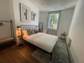 1 bed Trinity Sq / Old town ground floor apt - Image 2