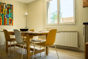 Number 7 Quiet and spacious independent house - Image 2