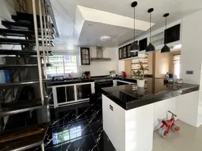 Excellent 3 Bedroom Townhouse, Near Capital Arena - Image 3