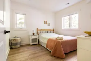 Cozy Country Guest Suite - Image 4