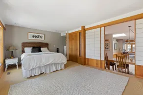 16 Bridge Square 1 bedroom Loft with Private Patio - Image 3
