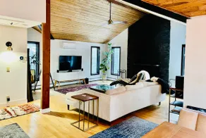 Sugarbush Haus. Chic and Modern Ski House - Image 2
