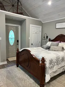 Rosie’s Peaceful Lake House - Image 3