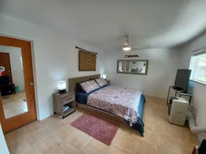 Lovers lair with pool - Image 4