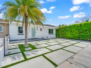 Pool & Canal-View Townhouse | Miami Oasis + BBQ - Image 3