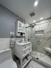 Full service modern apt. Sleeps 4. Prime location - Image 4
