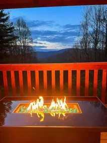 Tucked Inn SG: Boone Cabin with Hot Tub + Views - Image 4