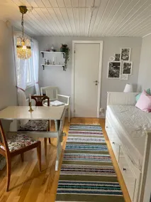 Cozy cottage near water and hiking trail - Image 4