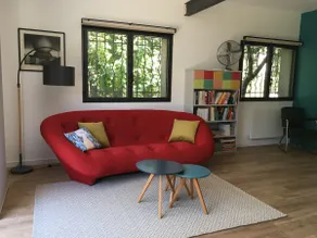 Apartment located in a green setting - Image 2