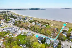 Comfy condo with loft by the beach! - Image 5